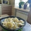 Наліплю вареників з картоплею і сиром, пельменів.