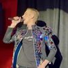 Пропоную вам свій вокал, який подарує вам хорошу атмосферу на святі чи якійсь події 