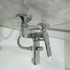 Установка и ремонт смесителя ванной (душа) 
