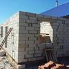 Виконаю роботи по кладці газо-пено блоку.