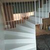Малярка метал. лестницы в квартире 2-х компонентной краской. 
