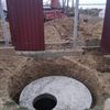 Копка ям траншей в ручную. Перемещение грунта по участку.