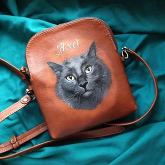 Коричневая кожаная женская сумка на ремне с портретом кота