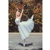 Артистка балета проводит групповые и индивидуальные занятия по классическому танцу, растяжке и фитнесу.